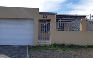 4 Bedroom House in Woodlands