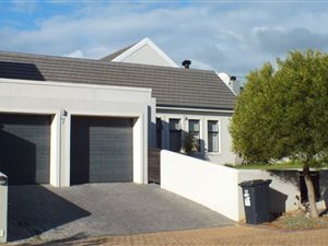 3 Bedroom House in Schonenberg Estate