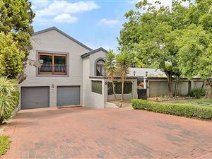 5 Bed House in Kyalami Estate