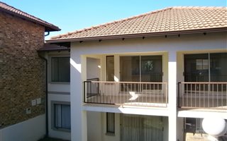 2 Bedroom Townhouse in Wilgeheuwel