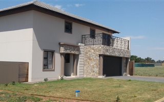 500 m² Land available in Derdepoort Park