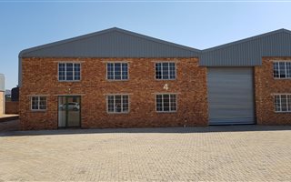 300 m² Industrial space in Dunswart