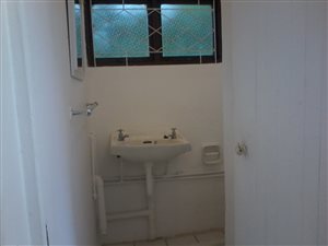 1 Bed Garden Cottage in Umtentweni