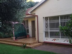 2 Bed House in Fontainebleau