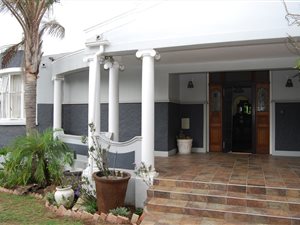 4 Bed House in Mount Croix