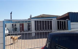 3 Bedroom House in Malibu Village