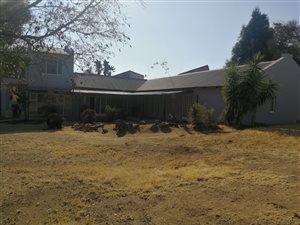 8 Bed House in Halfway Gardens
