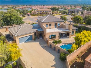 4 Bed House in Silver Stone Country Estate