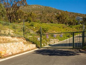1009 m² Land available in Capri