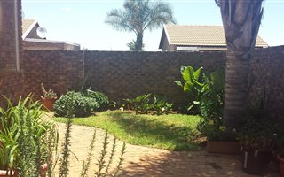 2 Bedroom Townhouse in Doornpoort and surrounds
