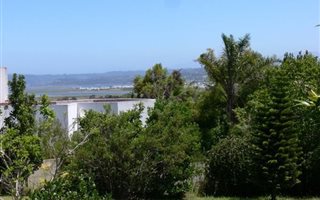 928 m² Land available in Rexford