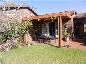 3 Bed Simplex in River Club