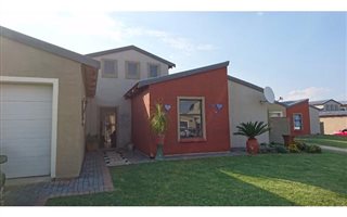 3 Bedroom House in Waterval East