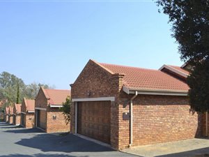 3 Bedroom Simplex in Honeydew Ridge