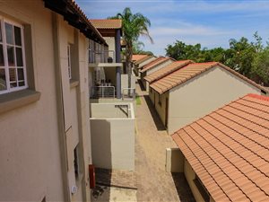 2 Bed Apartment in Erasmuskloof