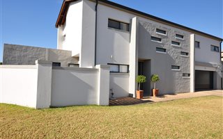 4 Bedroom House in Midstream Ridge Estate
