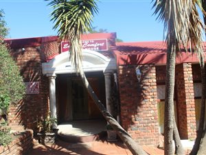 9 Bed House in King Williams Town