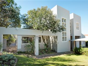 5 Bedroom House in Aurora