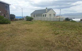 595 m² Land available in De Kelders