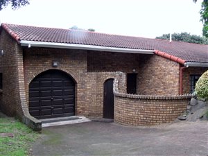 3 Bed Townhouse in Hibberdene