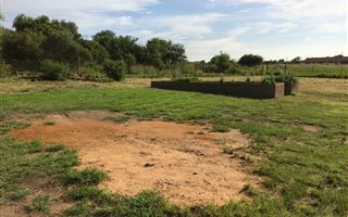 1.8 ha Farm in Roodeplaat