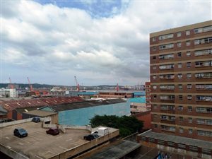 Bachelor apartment in Point Waterfront