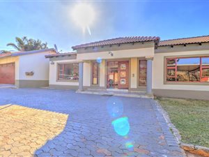 5 Bed House in Helderkruin