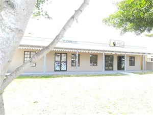 300 m² Commercial space in Stilbaai