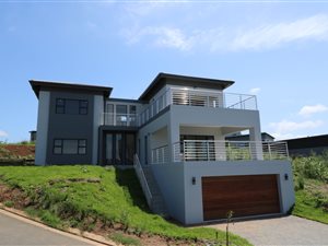 3 Bed House in Palm Lakes Estate