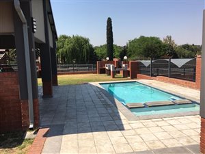2 Bed Apartment in Edenglen