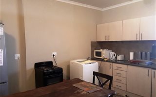 2 Bedroom Flat in Uitenhage Central