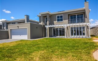 4 Bedroom House in Parklands North