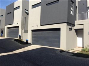 4 Bed House in Bryanston West