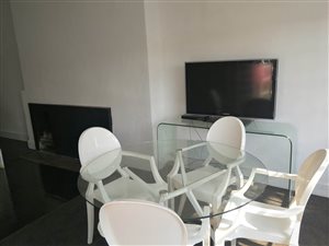 1 Bed Apartment in Parktown North