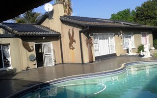4 Bedroom House in Verwoerdpark