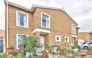 3 Bedroom Duplex in Kenilworth