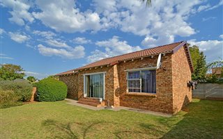 2 Bedroom Townhouse in Radiokop
