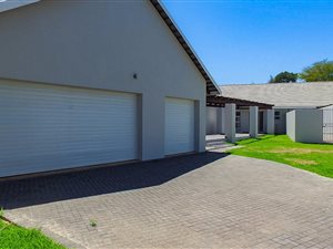 4 Bedroom House in Waterkloof