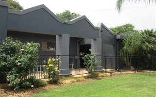 4 Bedroom House in Lyttelton Manor