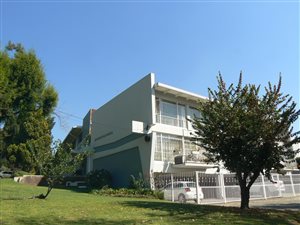 3 Bed Apartment in Atholl