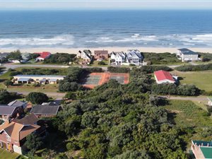 791 m² Land available in Cannon Rocks