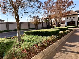 8670 m² Land available in Mooikloof Glen