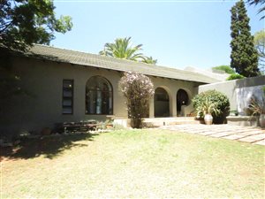 5 Bed House in Floracliffe