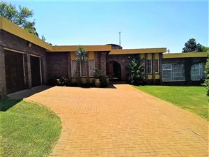 4 Bed House in Albemarle