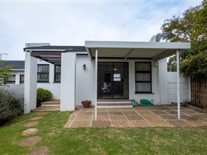 2 Bed Townhouse in Protea Valley