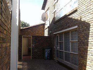3 Bed Duplex in Silverton