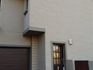 3 Bed House in Country View Estate