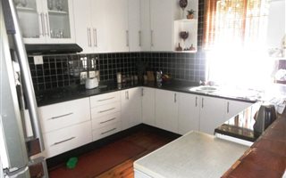 4 Bedroom House in Sea View