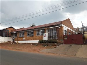 750 m² Industrial space in Industria North
