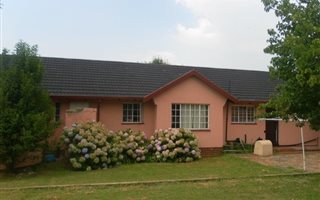 3 Bedroom House in President Park
